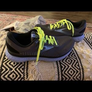 Women’s Brooks size 8.5 running shoes